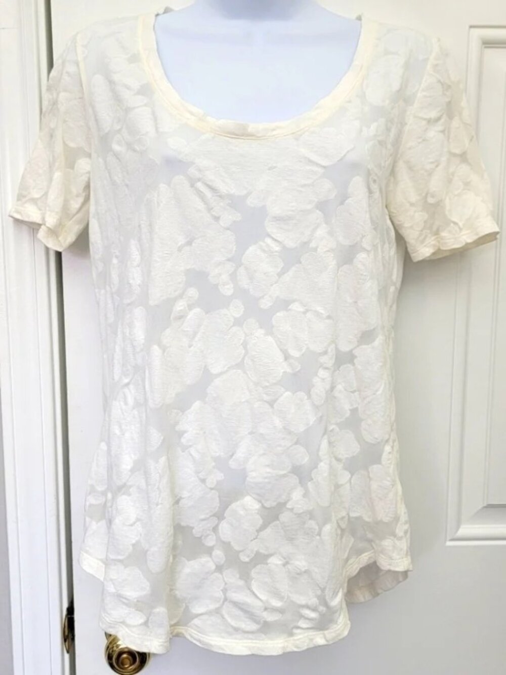 Babaton Aritzia Semi Sheer Burnout Floral Ivory White Short Sleeve Top Size XS